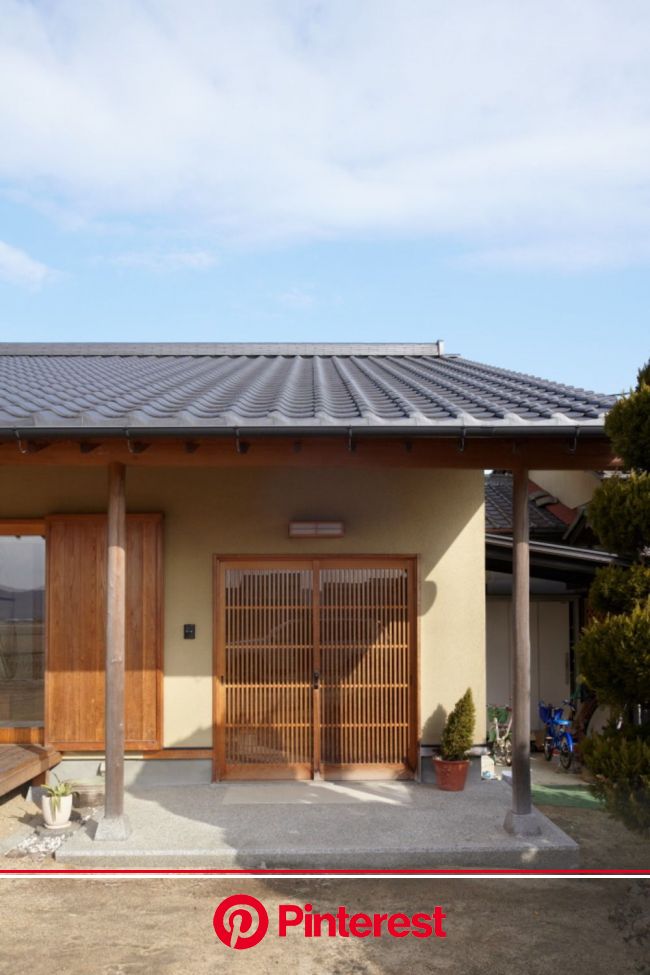 田園に溶け込む大屋根の和風平屋住宅 岡山県で無垢の木の家を建てるなんば建築工房の写真集 平屋住宅 住宅 外観 住宅 Painless Life